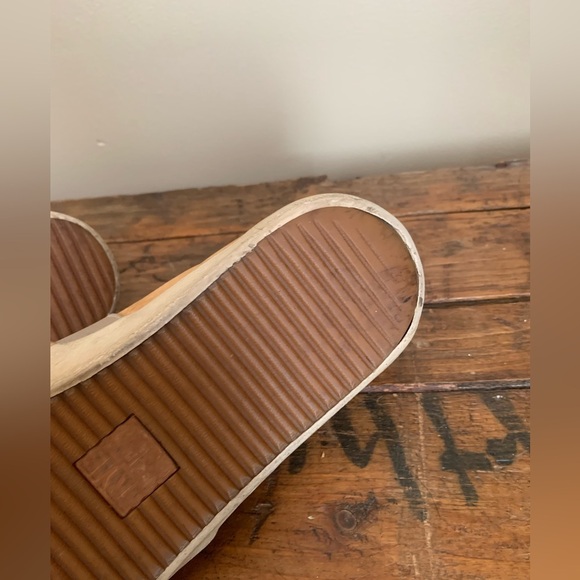 Frye leather loafers 
Slip ons - Picture 16 of 16